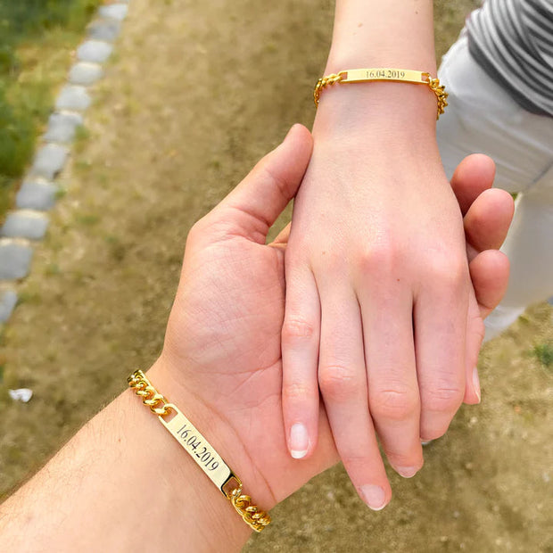 COUPLES NAMES ENGRAVED BRACELET SET